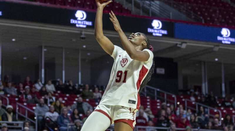 Owls drop third straight in loss to ECU