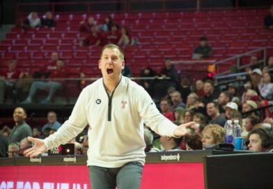 Owls fall to North Texas in clutch