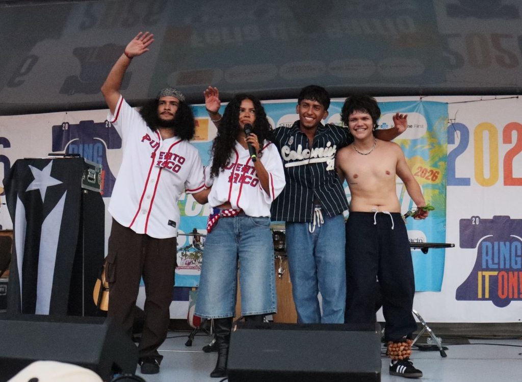 Chuwi, rising indie band, waving to audience